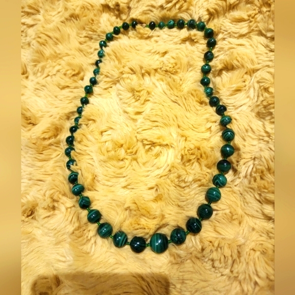 Vintage Malachite necklace - Picture 3 of 5